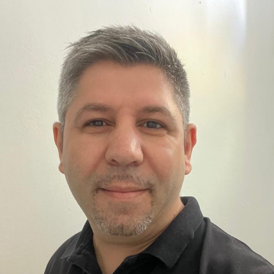 Porträt von Anton Benedetto, Geschäftsführer der Ing. Leo Becker GmbH